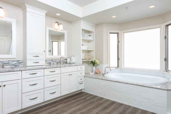  Как создать интерьер ванной комнаты, который легко убирать 