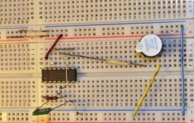 Быстрая сборка схем на беспаечных макетных платах