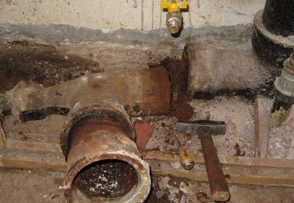 Замена труб в туалете от А до Я: проектирование, выбор стройматериала, монтажные работы + разбор ошибок Замена труб в туалете от А до Я: проектирование, выбор стройматериала, монтажные работы + разбор ошибок